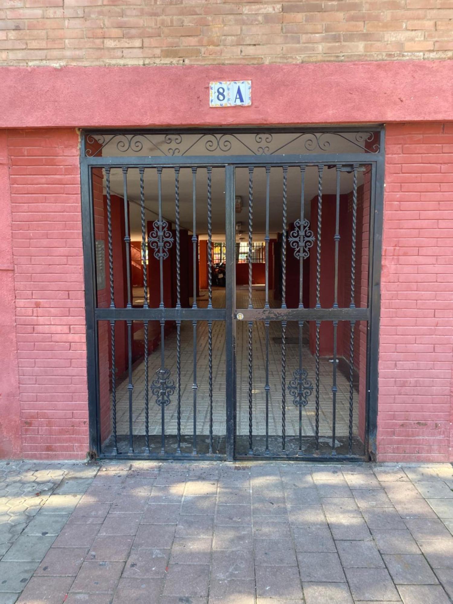 Shared Apartment! Piso Compartido! общая квартира! Allotjament en família Sevilla