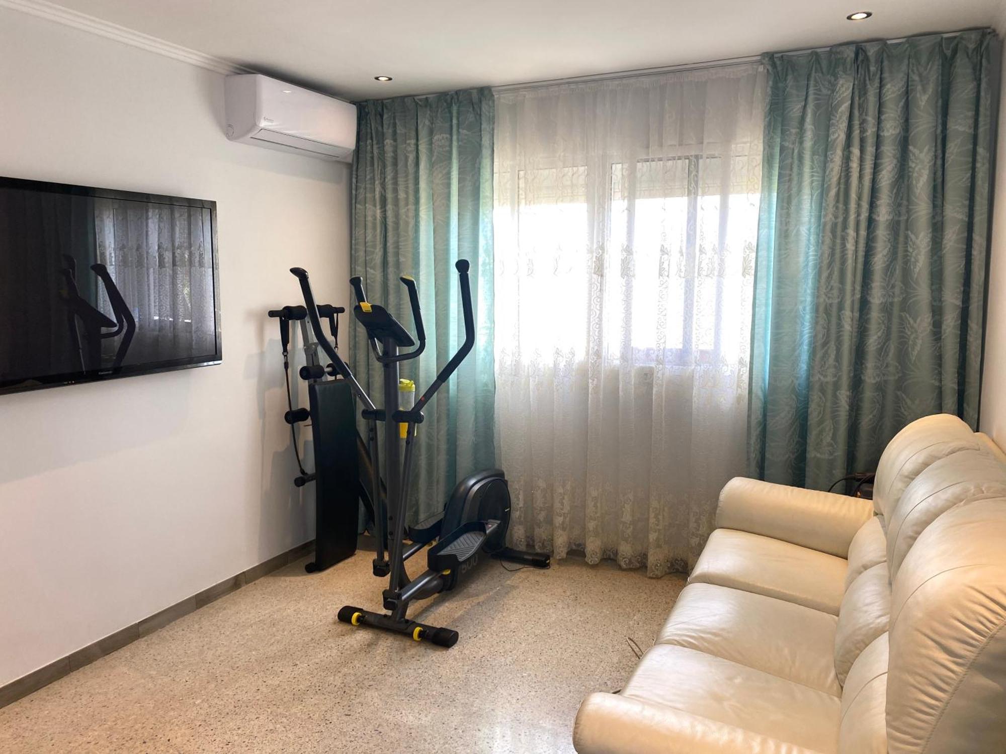Shared Apartment! Piso Compartido! общая квартира! Allotjament en família