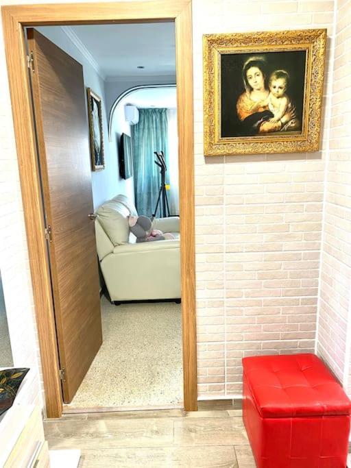 Shared Apartment! Piso Compartido! общая квартира! Allotjament en família *