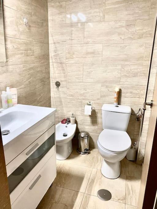 Séjour chez l'habitant Shared Apartment! Piso Compartido! общая квартира! *